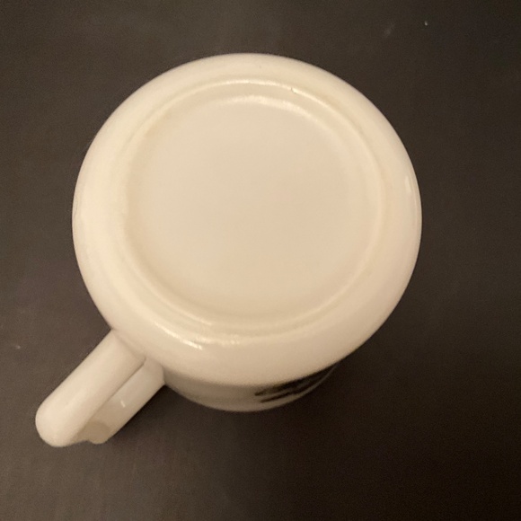 Hopalong Cassidy Child's Milk Glass Mug With a Black Illustration - Picture 3 of 3